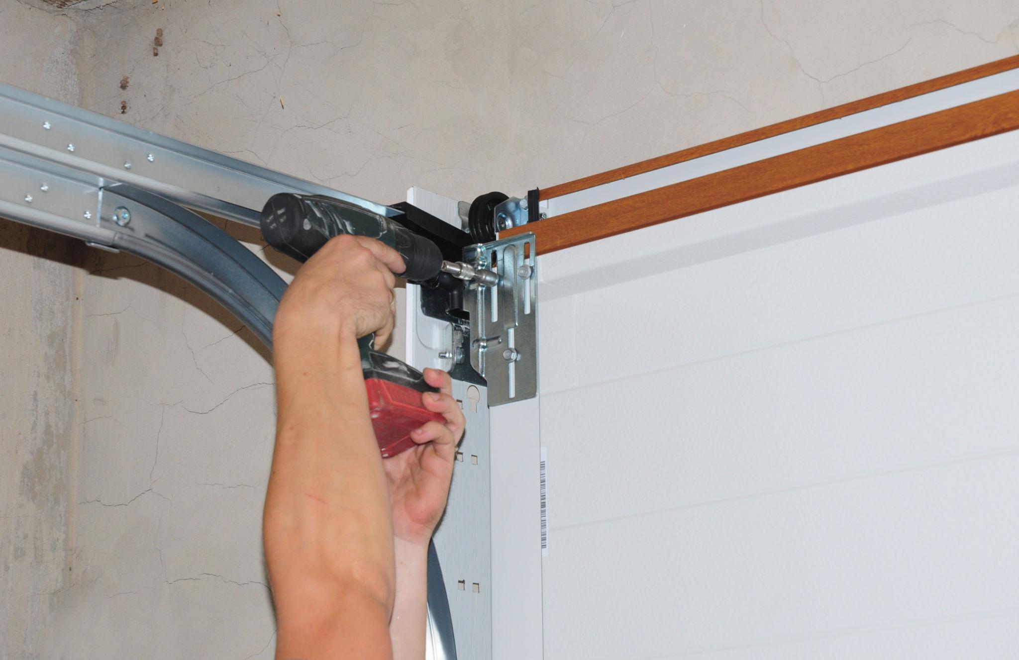 Emergency garage door repair